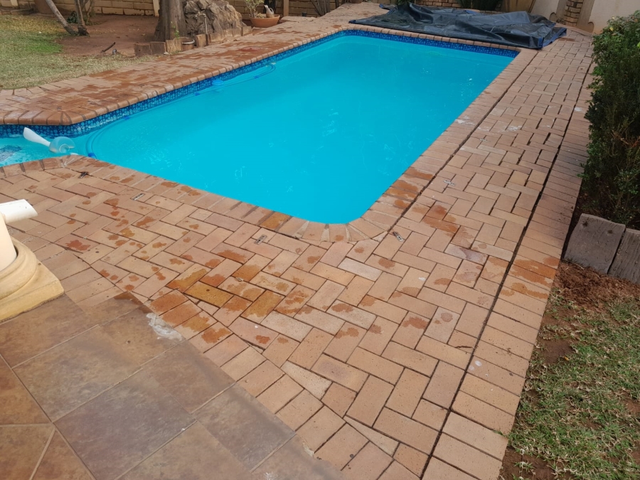4 Bedroom Property for Sale in Safari Gardens North West